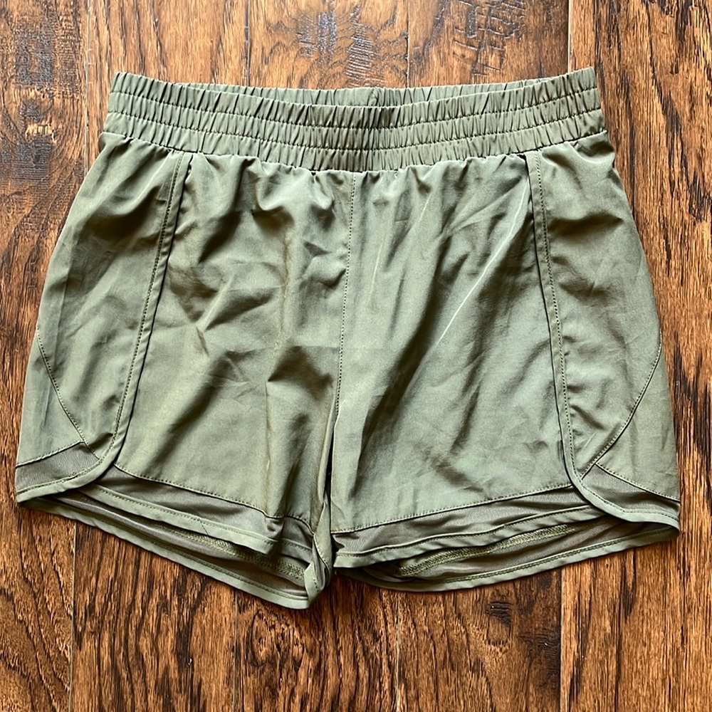 Adrienne Vittadini Sport green shorts, size medium